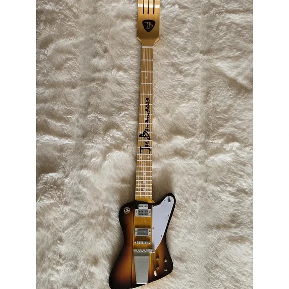 Back Scratcher - Joe Bonamassa 1972 Firebird V Medallion Series NEW Original Box - Picture 4 of 8